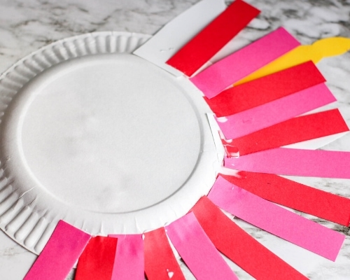Mane for unicorn paper plate craft